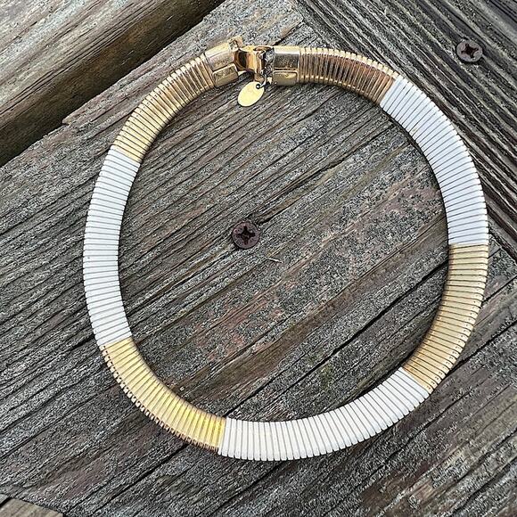 LEE BERNARDO Signed faux gold and white Choker VINTAGE - Picture 7 of 16
